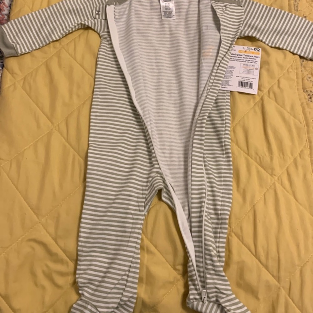 Onesie - Picture 3 of 4